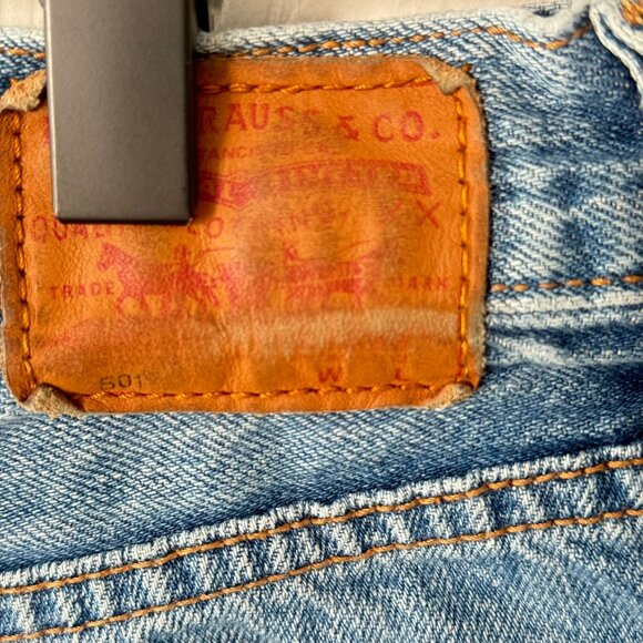 Levi’s 501 Button Fly Jeans Short - Picture 5 of 11